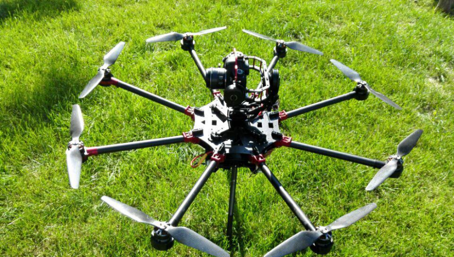 八旋翼無人機(jī)